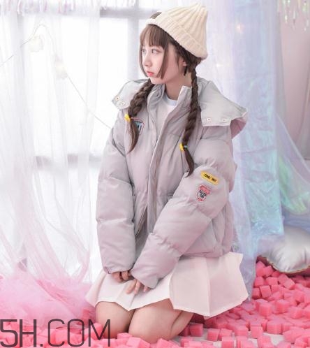 面包服是羽絨服嗎？面包服和羽絨服的區(qū)別