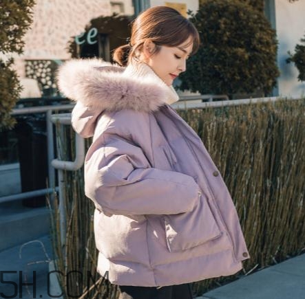 面包服是羽絨服嗎？面包服和羽絨服的區(qū)別