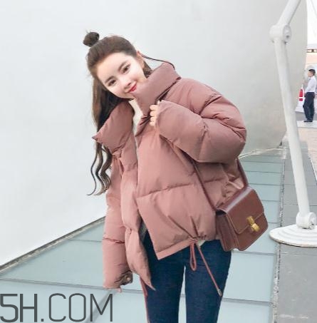 面包服是羽絨服嗎？面包服和羽絨服的區(qū)別