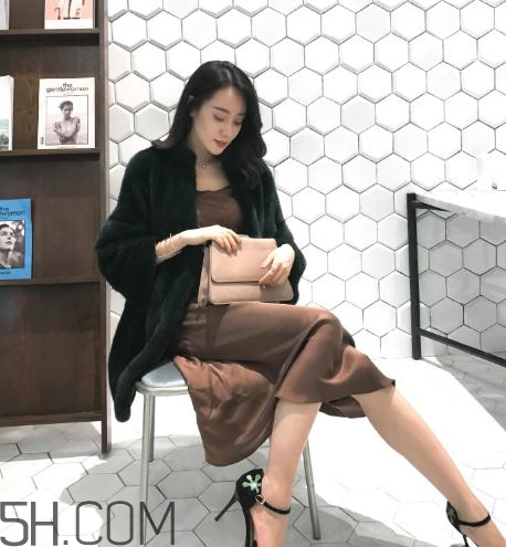 水貂絨毛衣會起球嗎？水貂絨起球怎么辦？
