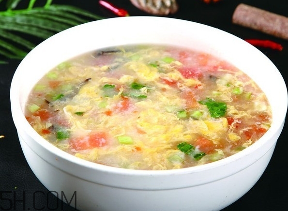 疙瘩湯是用什么面粉做的？疙瘩湯加入面粉的水是熱水還是冷水