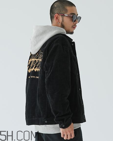 燈芯絨衣服會(huì)掉毛嗎？燈芯絨衣服掉毛怎么辦？