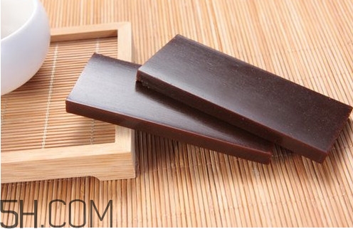 東阿阿膠是什么做的？東阿阿膠和福牌阿膠的區(qū)別