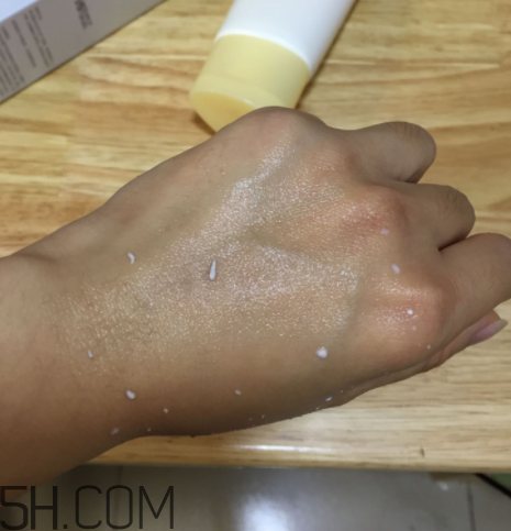 一葉子去角質(zhì)素怎么樣？一葉子去角質(zhì)素怎么用？
