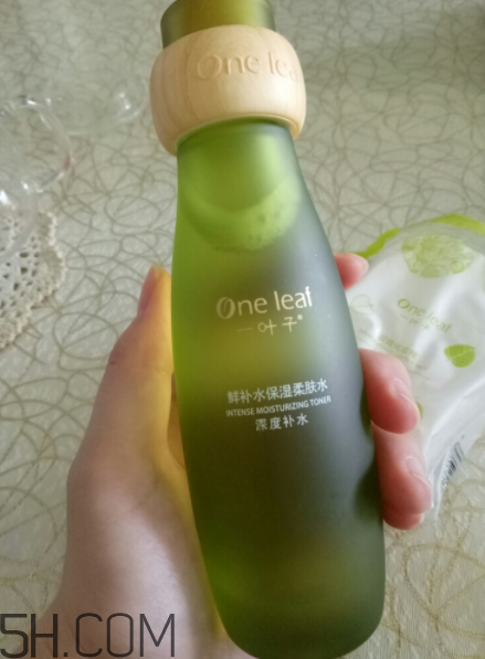 一葉子鮮補(bǔ)水柔膚水怎么樣？一葉子鮮補(bǔ)水柔膚水好用嗎？