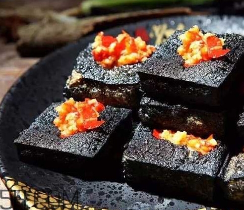 炸臭豆腐的汁怎么調(diào)？正宗臭豆腐制作方法