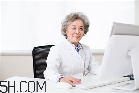 骨折用紅外線烤燈嗎？骨折做什么手術(shù)？