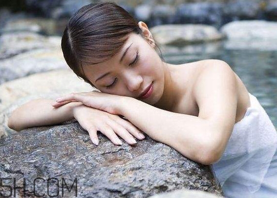 泡溫泉的溫度多少合適？為什么泡溫泉后那么累