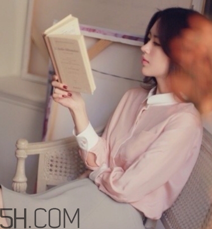 女生說我的胸好小什么意思？女生說我的胸好小怎么回復(fù)