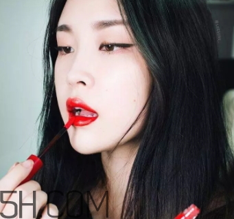 阿瑪尼408多少錢？阿瑪尼限量簽名紅管408專柜價格