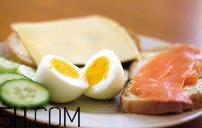 人為什么會掉發(fā)？怎么防止掉發(fā)？