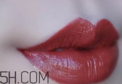 nars mona口紅顯白嗎？nars mona適合黃皮嗎？