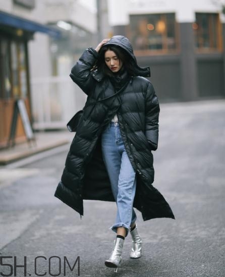 黑色棉襖配什么褲子？黑色棉服搭配褲子圖片