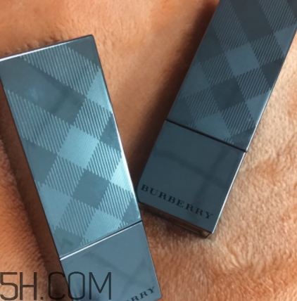 burberry口紅97和93哪個(gè)好看？burberry巴寶莉97和93對(duì)比