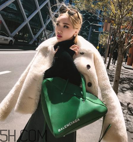 皮草粘了糖怎么處理？皮草粘了膠怎么清洗？