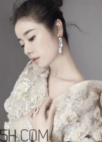 奶油杏色口紅適合什么人？奶油杏子色口紅適合黃皮嗎？