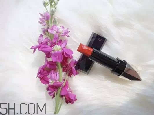 涂口紅前用bb打底可以嗎？最近比較火的口紅品牌有哪些？