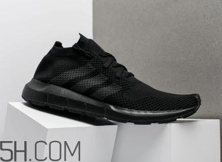 adidas swift run triple black配色在哪買(mǎi)_多少錢(qián)？
