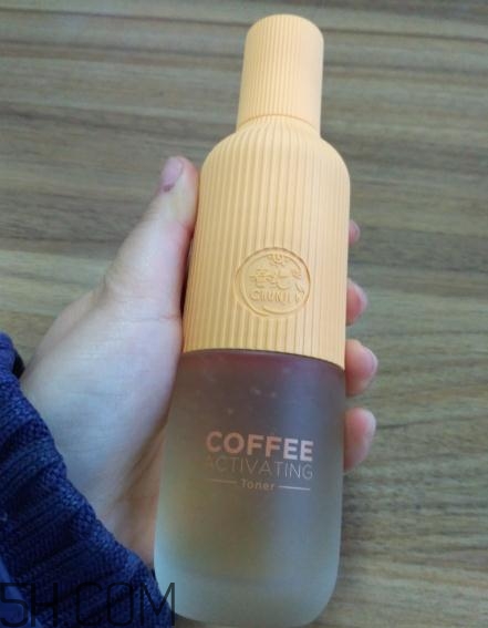 春紀咖啡煥膚菁華露好用嗎？春紀咖啡煥膚菁華露評測
