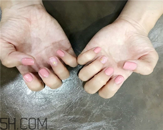 手指粗適合做什么美甲？美甲簡(jiǎn)單大方新款圖片
