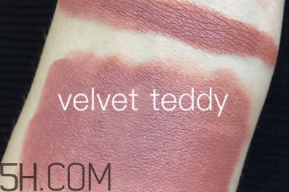 mac velvet teddy質(zhì)地干嗎？mac velvet teddy適合黃皮嗎