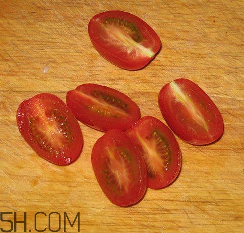 畸形果蔬營養(yǎng)價(jià)值更高？畸形果蔬是什么原因引起的？