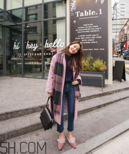 冬天穿牛仔褲配什么鞋子？冬天牛仔褲搭配鞋子圖片