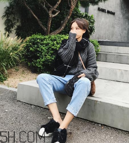 牛仔褲粘上口香糖怎么除掉？牛仔褲上的機油怎么洗掉？