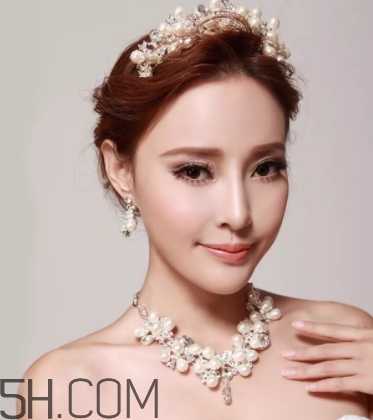 2018流行什么婚紗？2018婚紗款式圖片