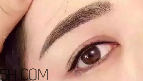 紋什么眉毛最自然好看？紋眉的常見方法