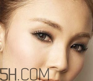 紋眉后需要多次補(bǔ)色嗎？哺乳期能紋眉嗎？