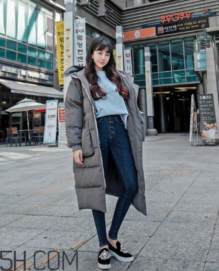 棉襖配牛仔褲好看嗎？棉服搭配牛仔褲圖片