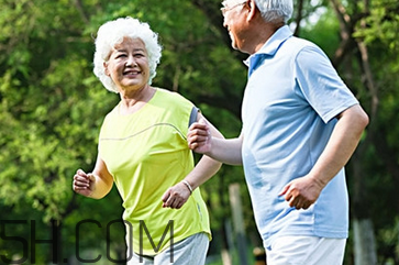 跑步機(jī)適合老年人嗎？老年人跑步有什么好處呢？