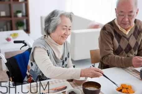 跑步機(jī)適合老年人嗎？老年人跑步有什么好處呢？