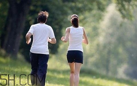 經(jīng)常慢跑的好處有哪些？慢跑減肥的正確方法是什么？