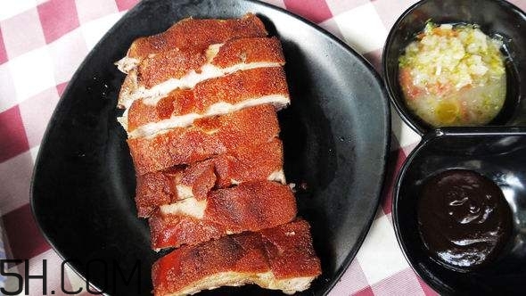 脆皮烤豬用什么設(shè)備好？中國(guó)最出名的脆皮烤豬在哪里？