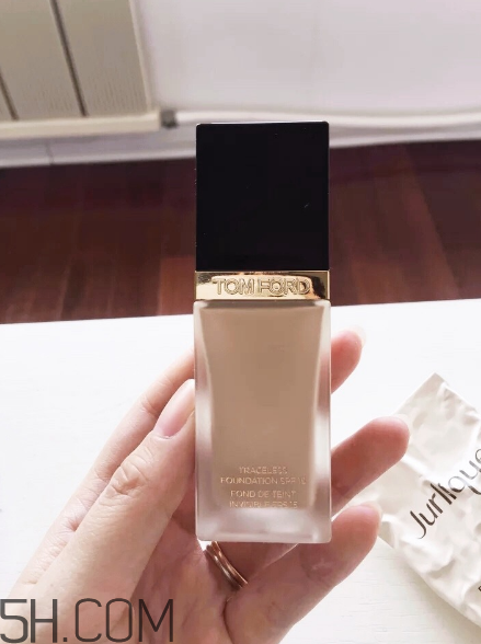 tom ford方管無(wú)痕無(wú)敵水潤(rùn)粉底液好用嗎 多少錢