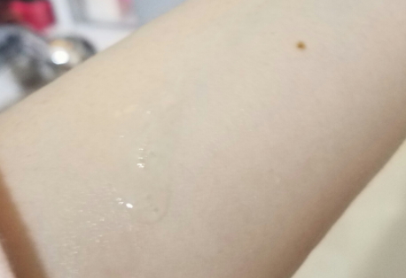 雅頓金膠怎么打開？雅頓金膠膠囊怎么扭開？