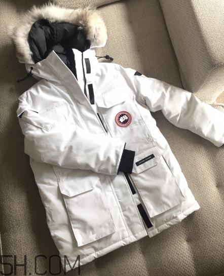 加拿大鵝羽絨服多少錢？加拿大鵝羽絨服價(jià)格