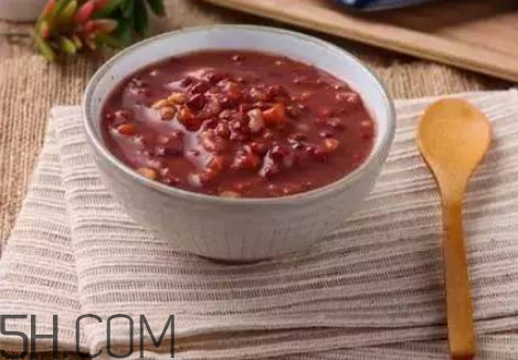 紅豆薏米可以放糖嗎？紅豆薏米加紅糖好還是冰糖好？