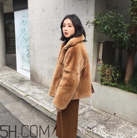 兔毛皮草掉毛嗎？兔毛皮草掉毛怎么處理？