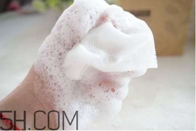 用了嘉娜寶洗顏粉還用洗面奶嗎？洗顏粉的正確打開方式