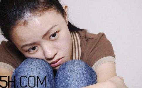 焦慮癥為什么要剃頭發(fā)？頭發(fā)對焦慮癥的影響有多少？
