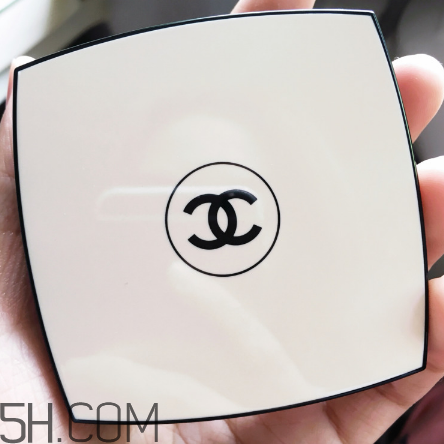 chanel氣墊水粉底好用嗎？香奈兒氣墊水粉底使用感受