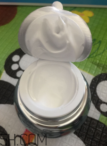 歐詩漫珍珠水光素顏霜含激素嗎？歐詩漫珍珠素顏霜刺激嗎
