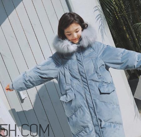 羽絨服面料錦綸和聚酯纖維哪個(gè)好？羽絨服軟的好還是硬的好？