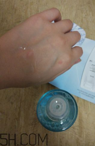 歐詩漫水氧瞬透水是爽膚水嗎？歐詩漫水氧瞬透水怎么用