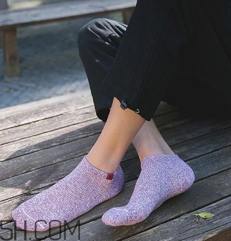 襪子洗完還臭怎么辦？襪子洗不干凈怎么辦？