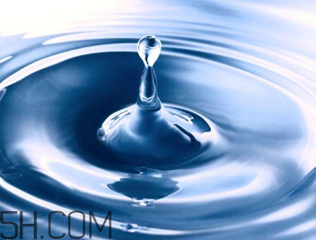 雙氧水能治牛皮癬嗎？雙氧水能去除血漬嗎？