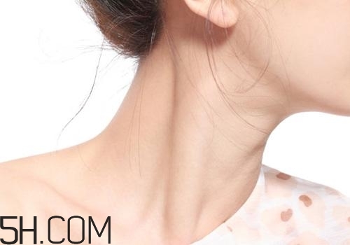 食道癌由什么原因引起的？食道癌晚期有什么癥狀？